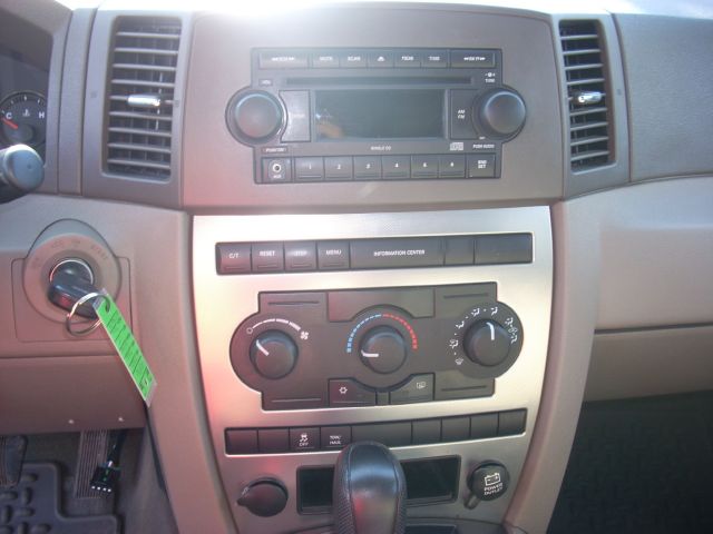 Jeep Grand Cherokee Base W/nav.sys SUV