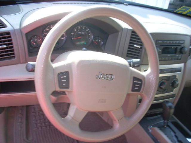 Jeep Grand Cherokee 2005 photo 9