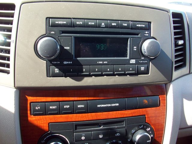 Jeep Grand Cherokee 2005 photo 13