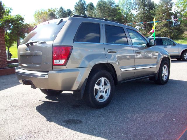 Jeep Grand Cherokee 2005 photo 16