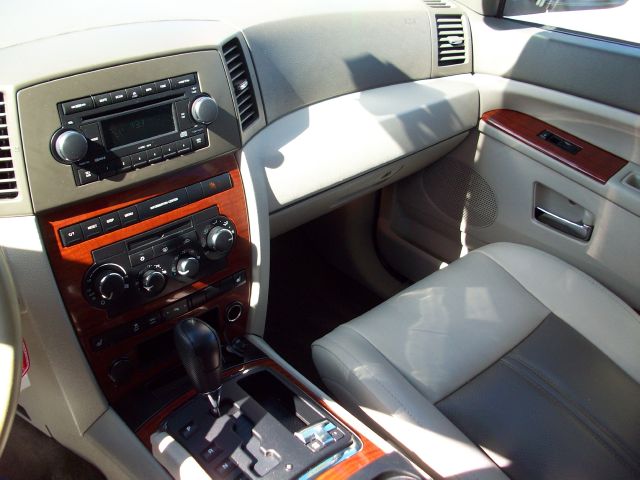 Jeep Grand Cherokee 2005 photo 4