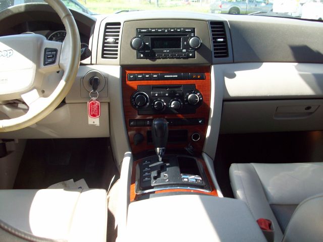 Jeep Grand Cherokee 2005 photo 9