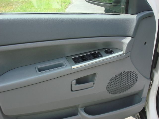 Jeep Grand Cherokee 2005 photo 6