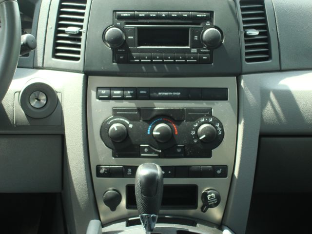 Jeep Grand Cherokee 2005 photo 9
