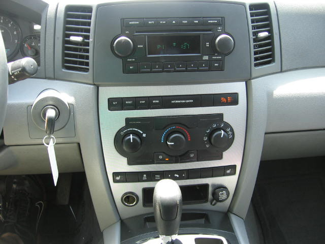 Jeep Grand Cherokee 2005 photo 4