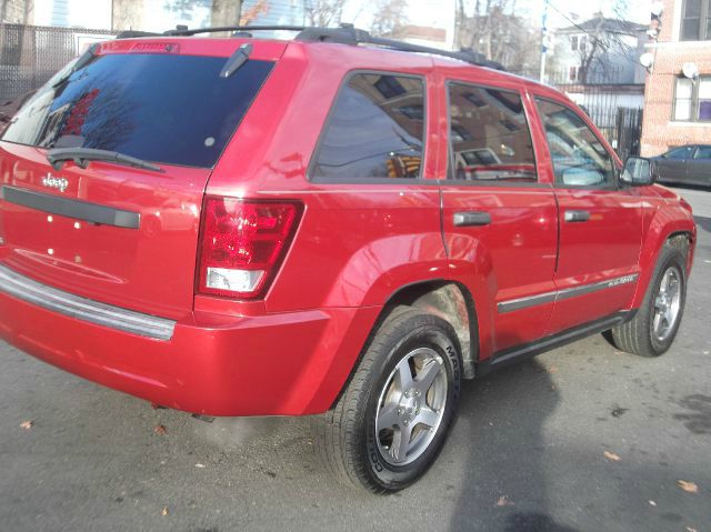 Jeep Grand Cherokee 2005 photo 2