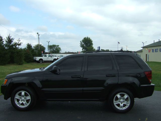 Jeep Grand Cherokee 2005 photo 2