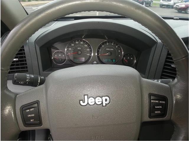 Jeep Grand Cherokee 2005 photo 7