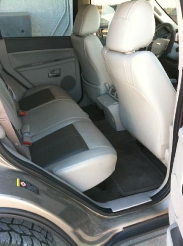 Jeep Grand Cherokee 2005 photo 2