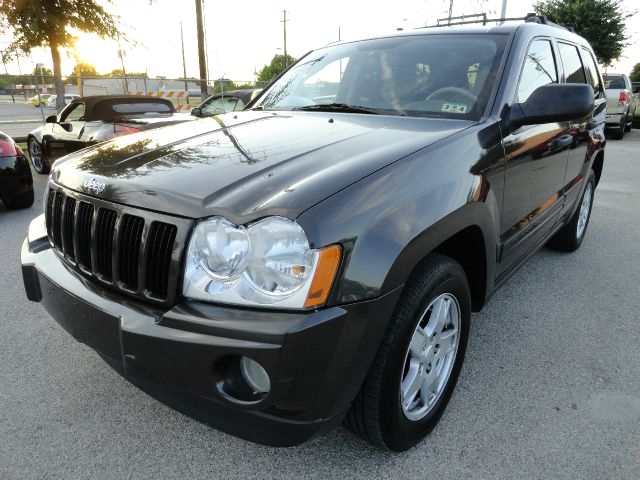 Jeep Grand Cherokee 2005 photo 2