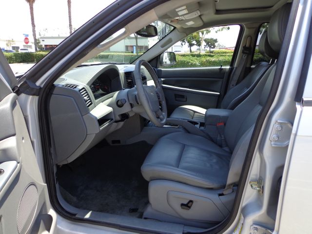 Jeep Grand Cherokee Base W/nav.sys SUV