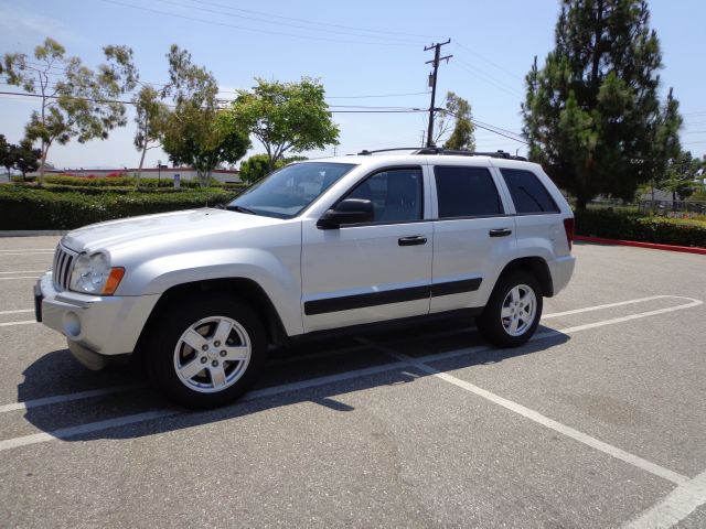 Jeep Grand Cherokee 2005 photo 2