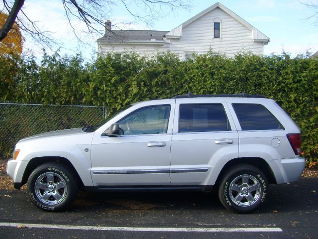 Jeep Grand Cherokee 2005 photo 1