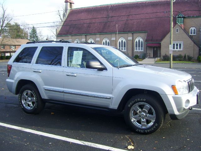 Jeep Grand Cherokee 2005 photo 2