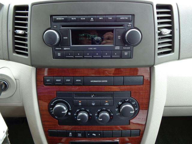 Jeep Grand Cherokee 2005 photo 12