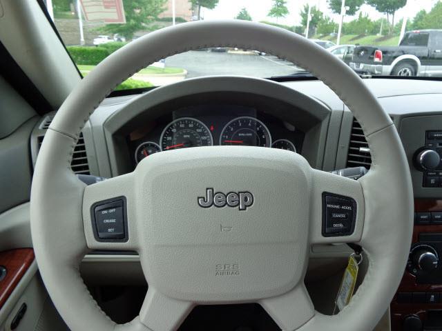 Jeep Grand Cherokee 2005 photo 16