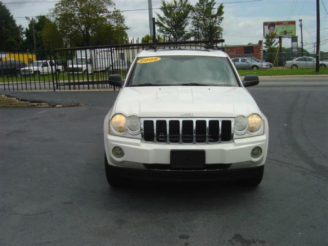 Jeep Grand Cherokee 2005 photo 1