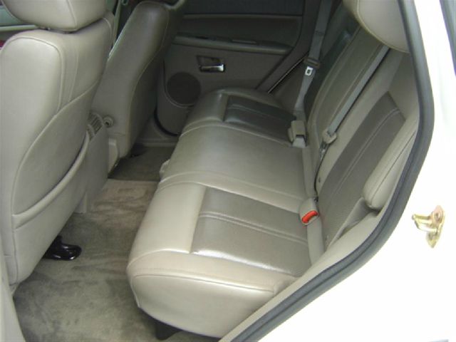 Jeep Grand Cherokee 2005 photo 2