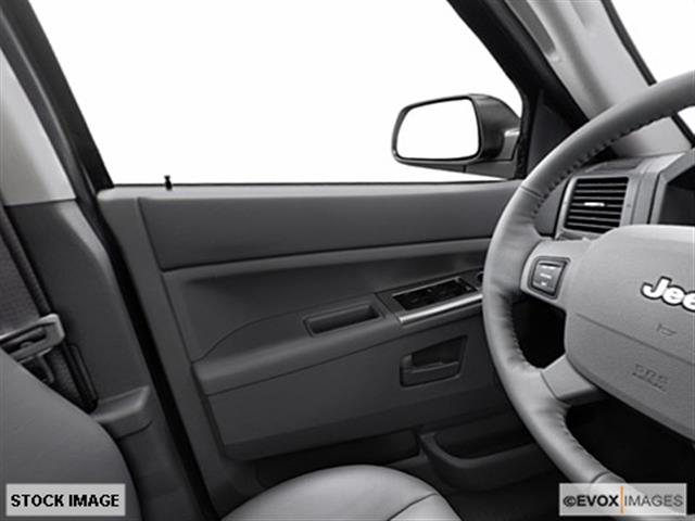 Jeep Grand Cherokee 2005 photo 3