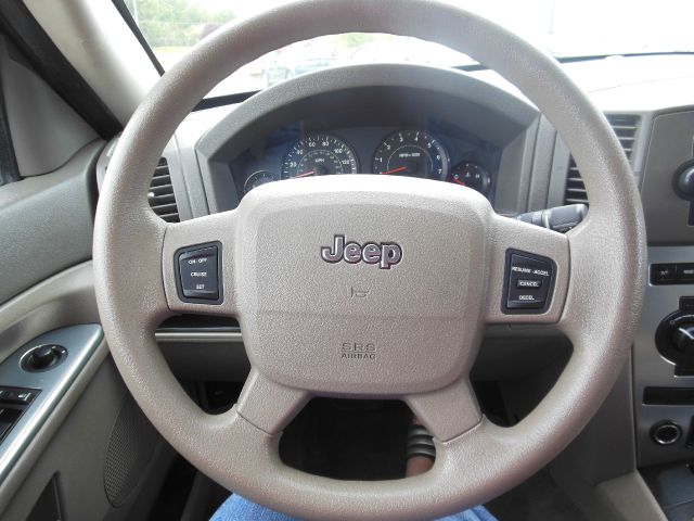 Jeep Grand Cherokee 2005 photo 21