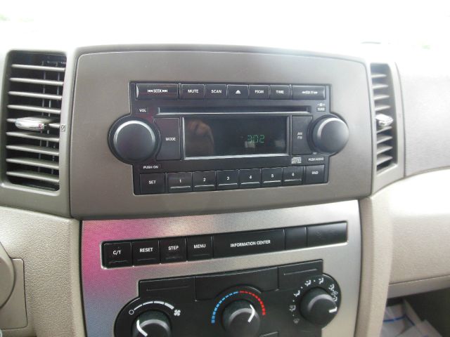 Jeep Grand Cherokee 2005 photo 5