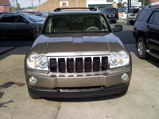 Jeep Grand Cherokee SLT 25 Sport Utility