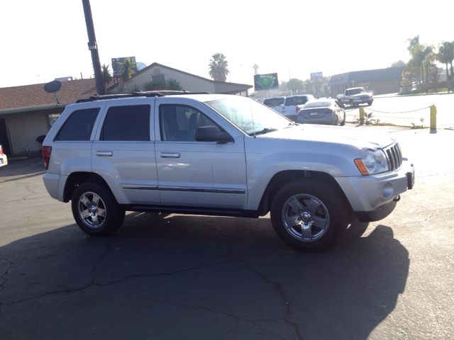 Jeep Grand Cherokee 2005 photo 2