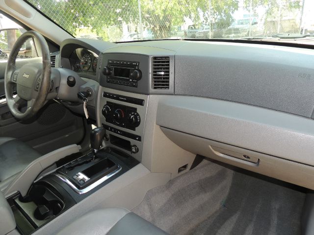 Jeep Grand Cherokee 2005 photo 1