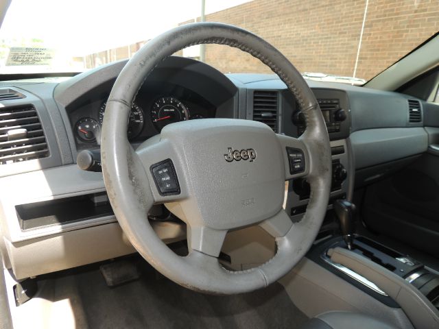 Jeep Grand Cherokee 2005 photo 12