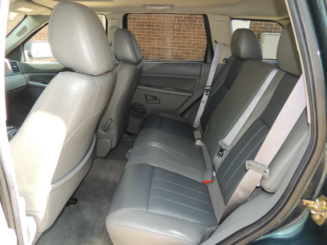 Jeep Grand Cherokee 2005 photo 17