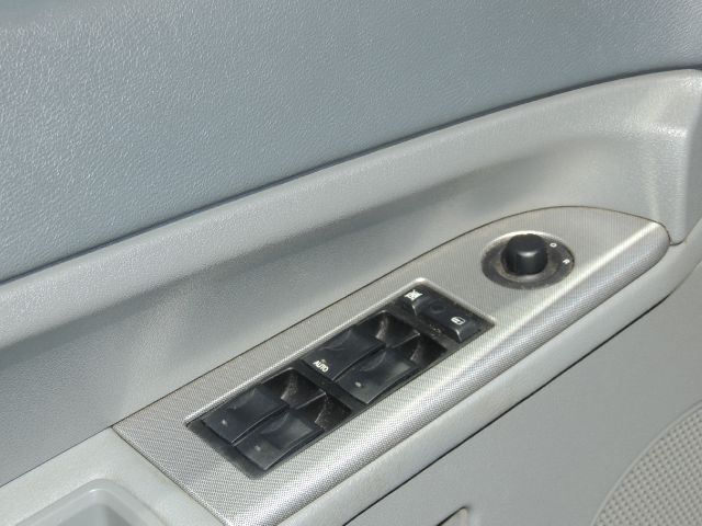 Jeep Grand Cherokee 2005 photo 2