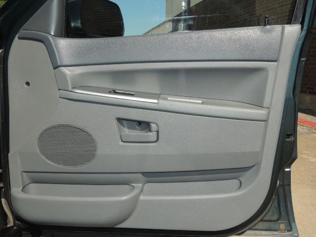 Jeep Grand Cherokee 2005 photo 21