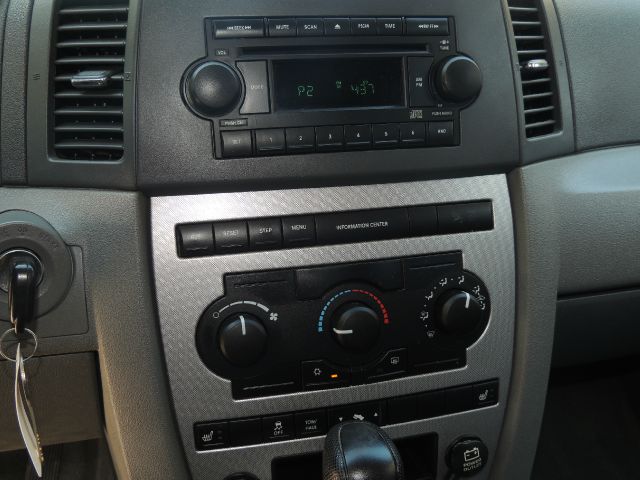 Jeep Grand Cherokee 2005 photo 28