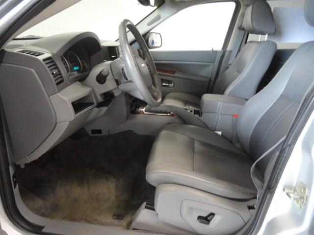 Jeep Grand Cherokee SLT 25 SUV
