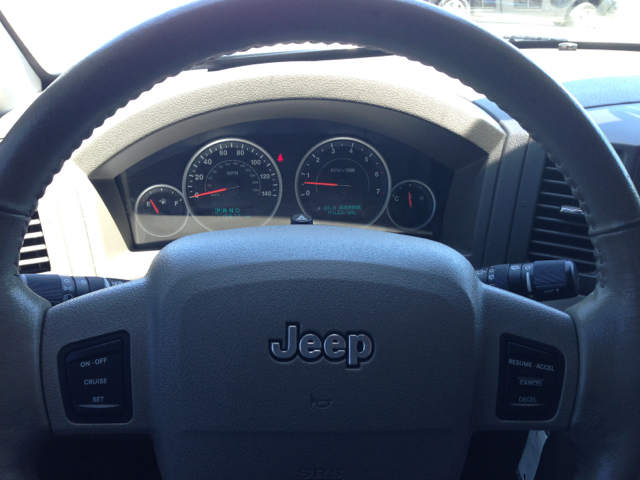 Jeep Grand Cherokee 2005 photo 9