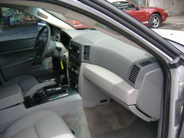 Jeep Grand Cherokee 2005 photo 9