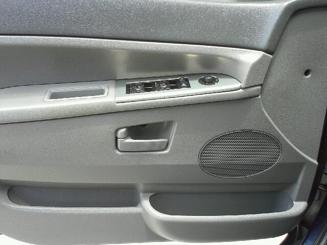 Jeep Grand Cherokee 2005 photo 12