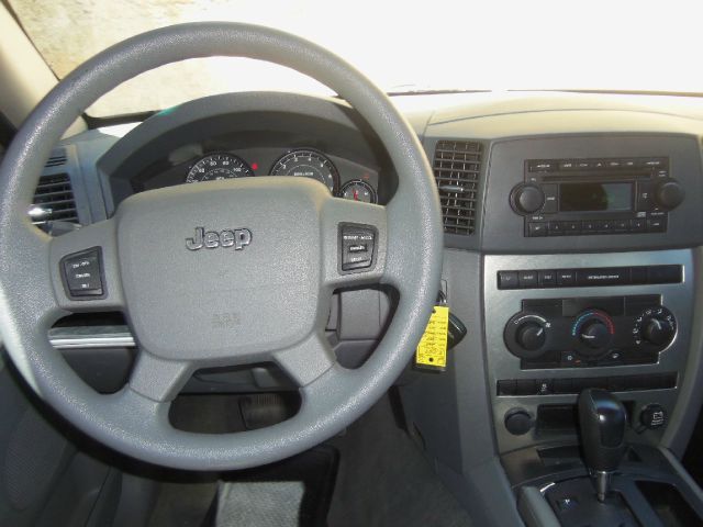 Jeep Grand Cherokee Base W/nav.sys SUV