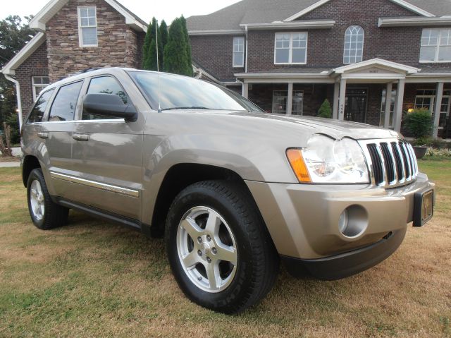 Jeep Grand Cherokee 2005 photo 2