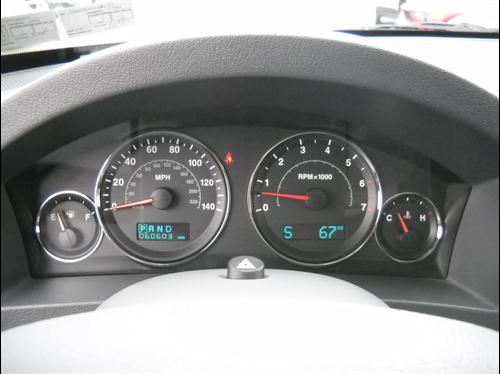 Jeep Grand Cherokee 2005 photo 2