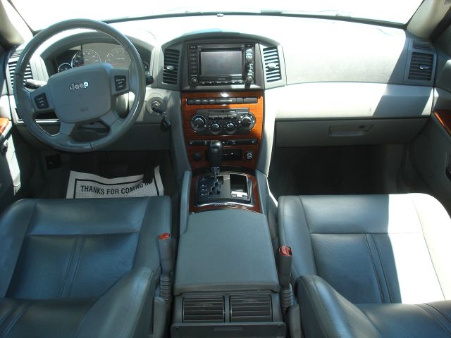 Jeep Grand Cherokee 2005 photo 9