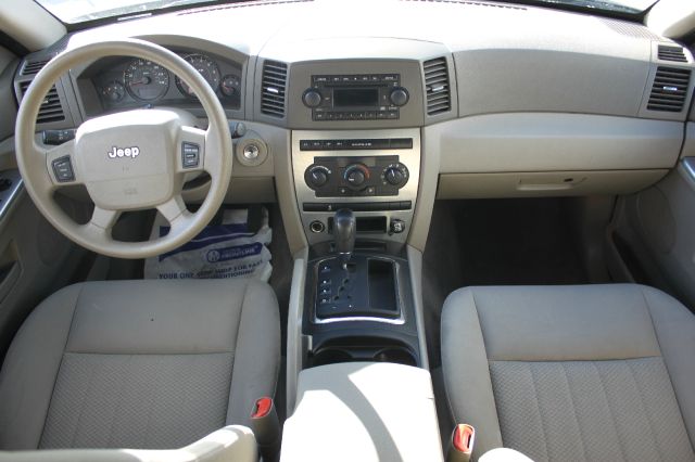 Jeep Grand Cherokee 2005 photo 3