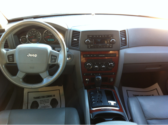Jeep Grand Cherokee 2005 photo 4