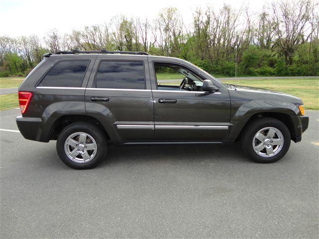 Jeep Grand Cherokee 2005 photo 16