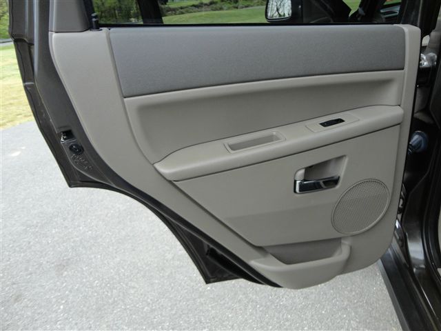 Jeep Grand Cherokee 2005 photo 17
