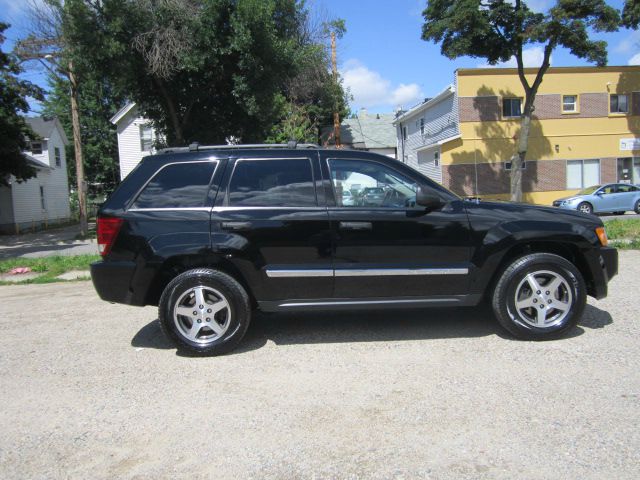 Jeep Grand Cherokee AWD Ultimate SUV