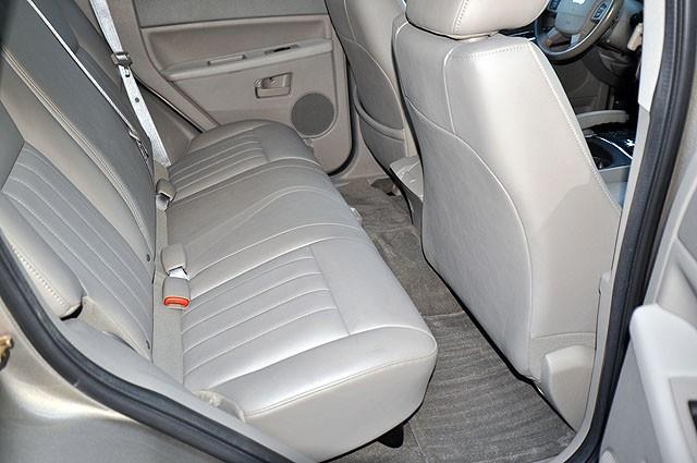 Jeep Grand Cherokee LS SUV