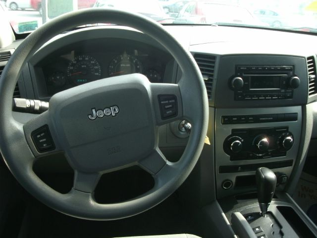Jeep Grand Cherokee 2005 photo 3