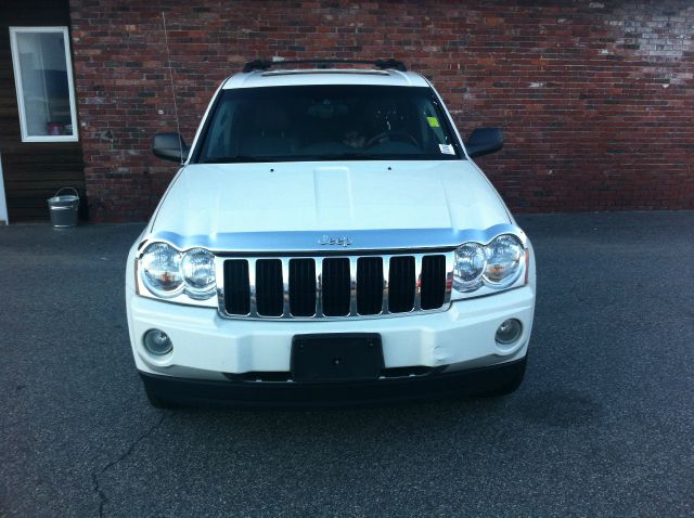 Jeep Grand Cherokee 2005 photo 3