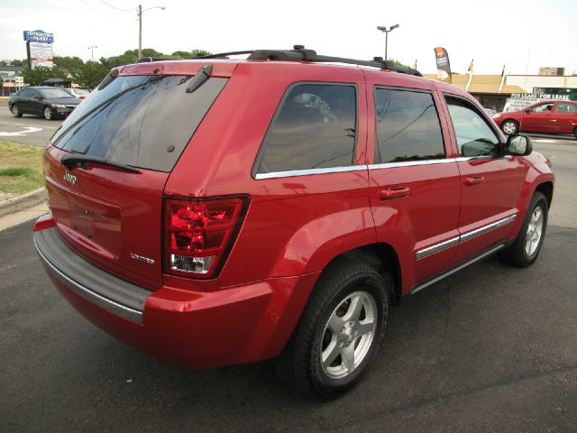 Jeep Grand Cherokee Super SUV
